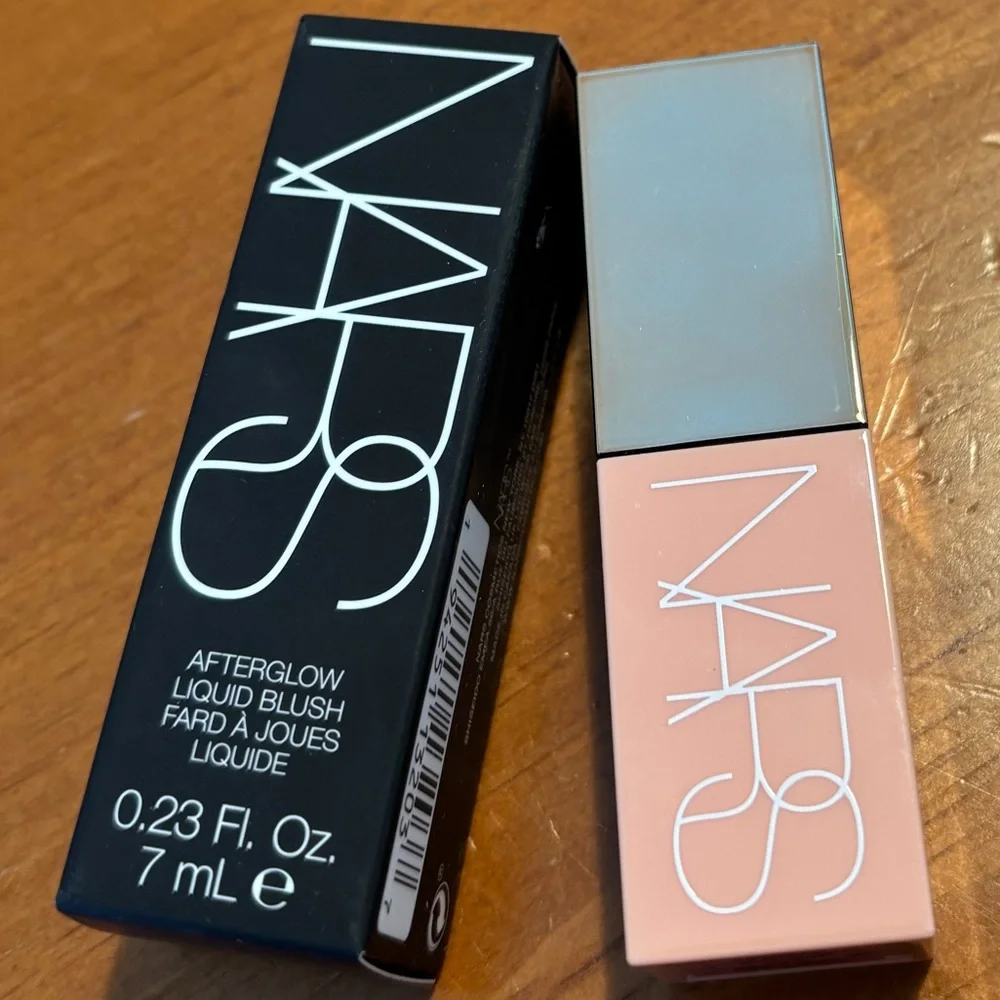 NARS Afterglow Liquid Blush Behave